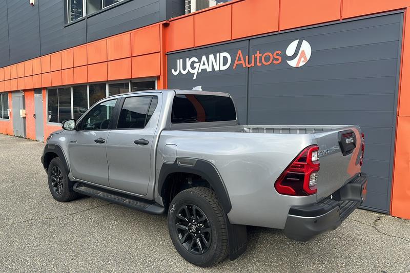 Toyota Hilux 2.8 204 Bva Invincible 4p