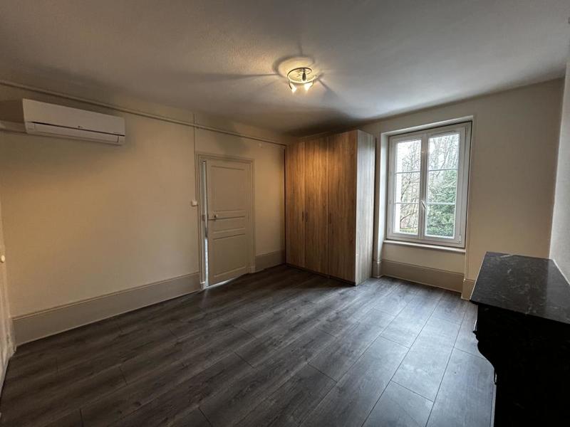 Appartement - 81 m² - 2 pièces