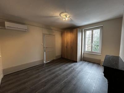 Appartement - 81 m² - 2 pièces