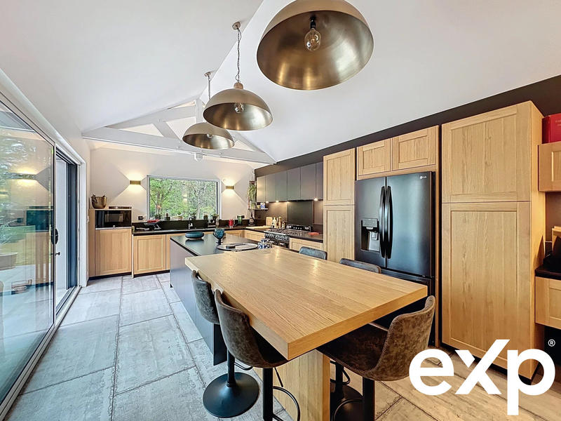 Maison - 186 m² - 7 pièces