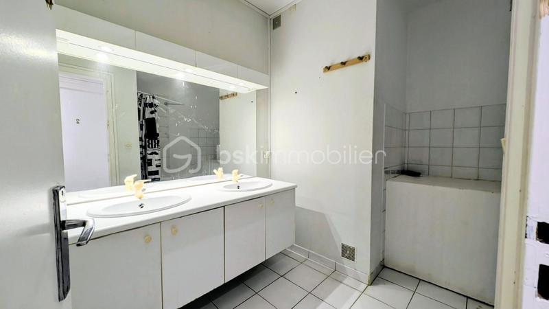 Demeure - 250 m² - 11 pièces