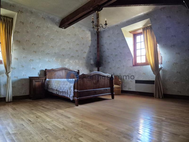 Villa - 240 m² - 7 pièces