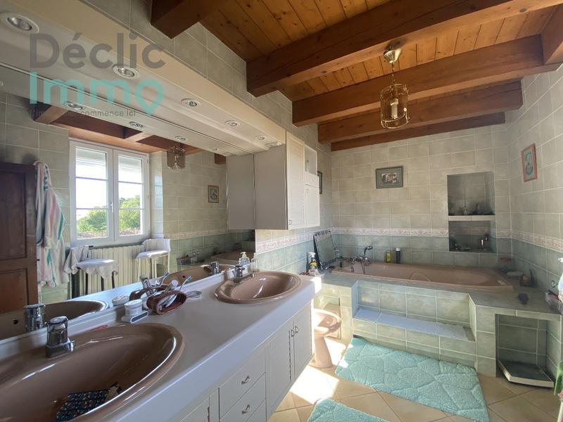 Maison - 249 m² - 7 pièces