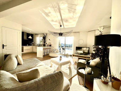 Maison traditionnelle - 98 m² - 5 pièces