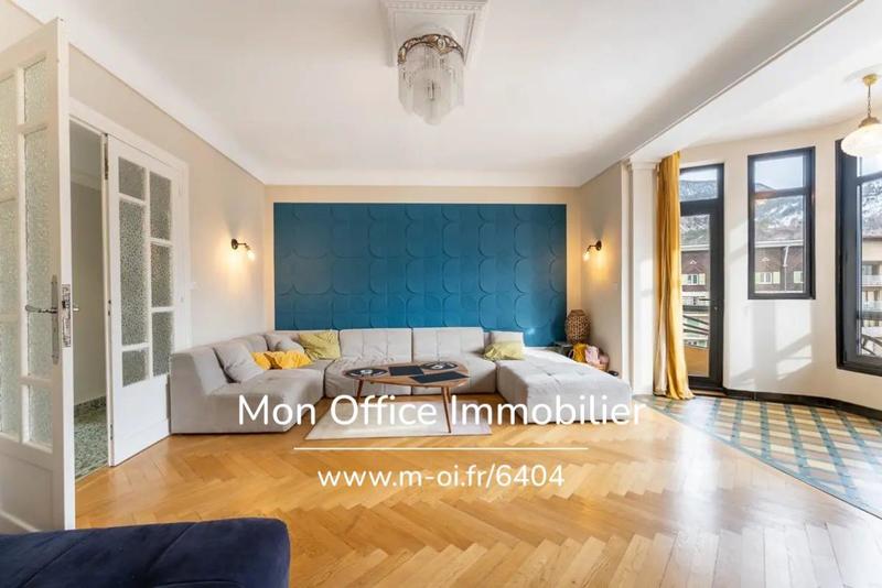 Appartement - 138 m² - 5 pièces
