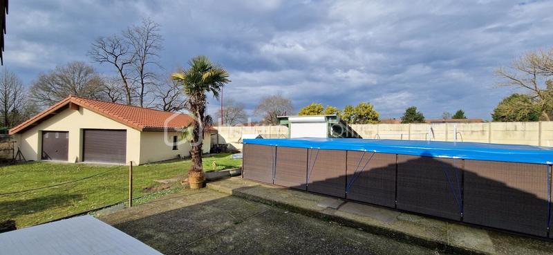 Maison - 200 m² - 8 pièces