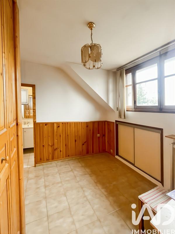 Maison - 143 m² - 8 pièces