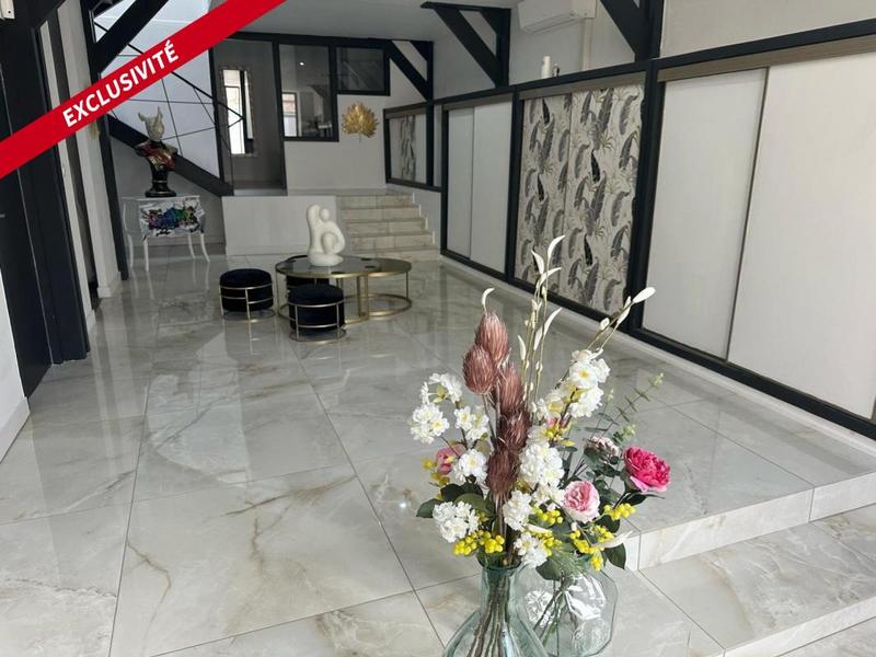 Maison - 230 m² - 3 pièces