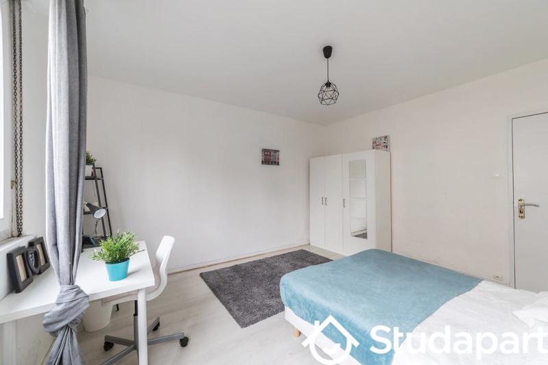 Chambre - 13 m² - 1 pièce