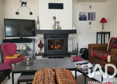 Maison - 220 m² - 8 pièces