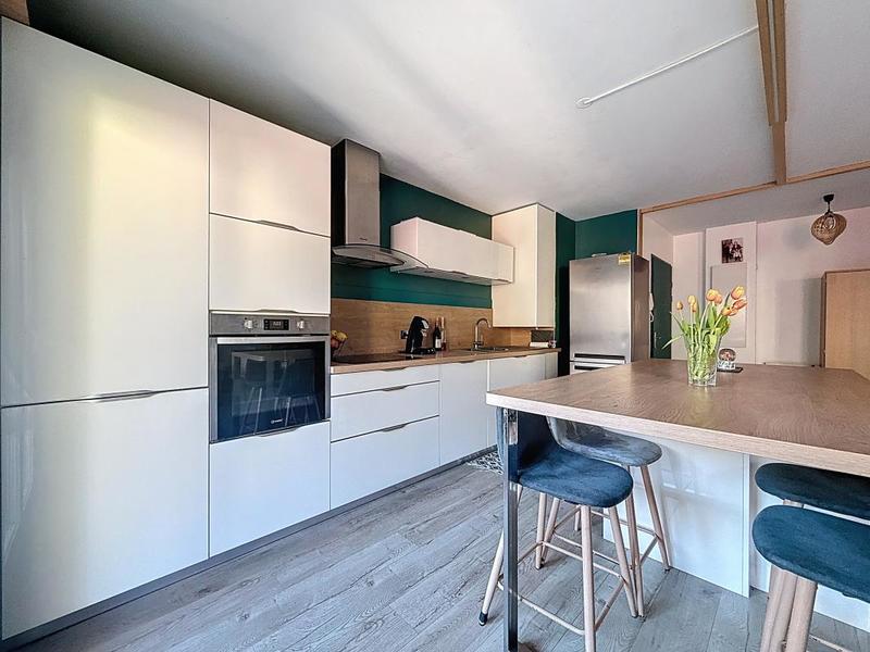 Appartement - 90 m² - 4 pièces