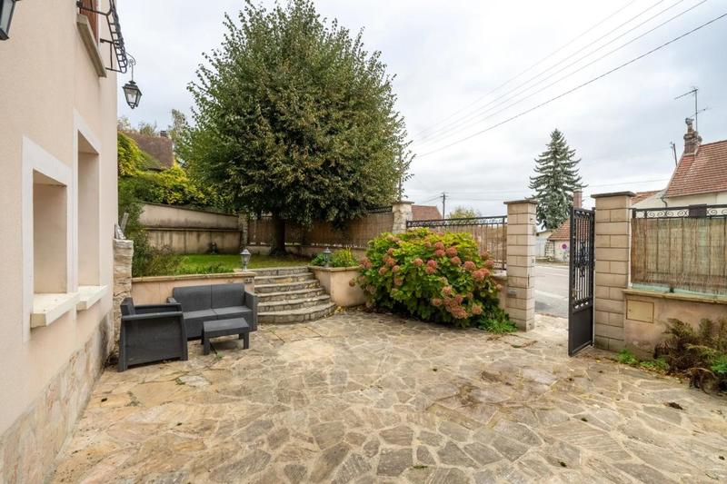 Maison - 206 m² - 8 pièces