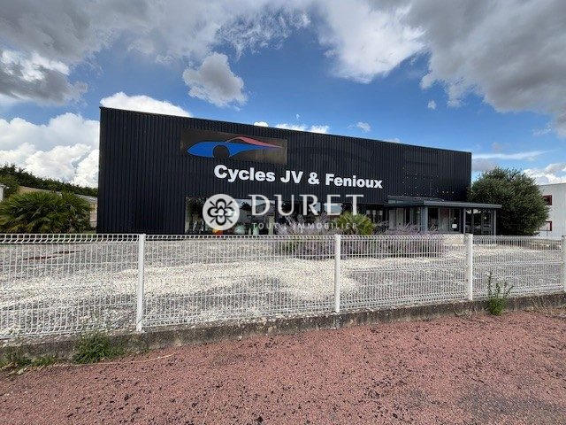 Local d'activités - 865 m²