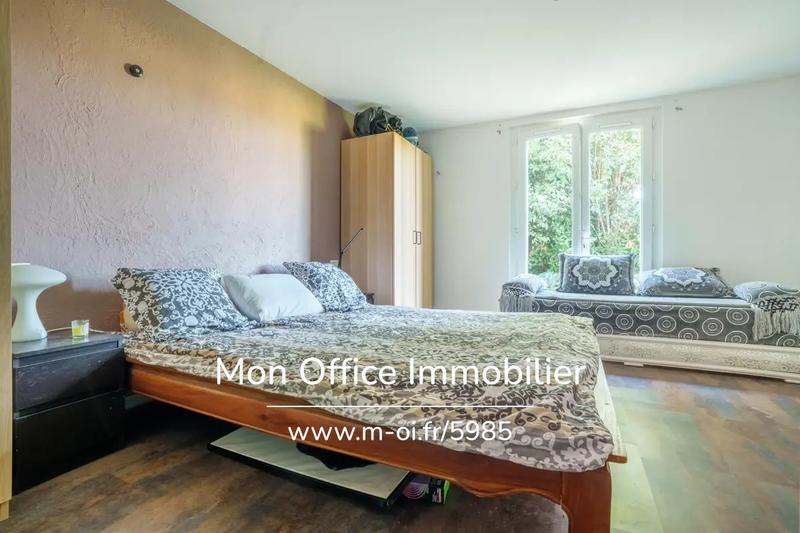 Maison - 210 m² - 6 pièces