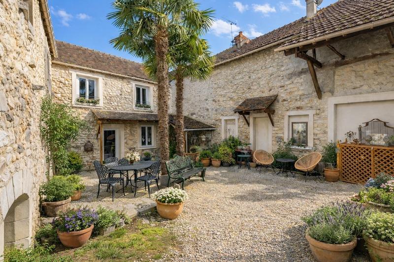 Maison en pierre - 150 m² - 6 pièces