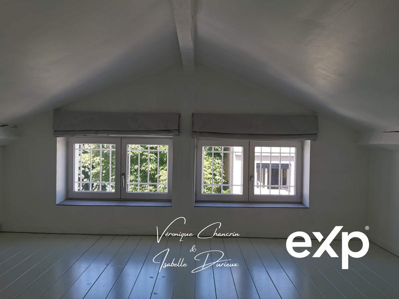 Loft - 181 m² - 5 pièces