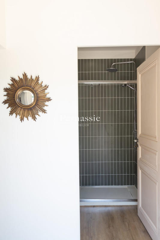 Villa - 240 m² - 6 pièces