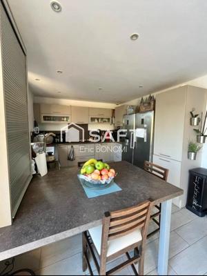 Maison - 137 m² - 5 pièces