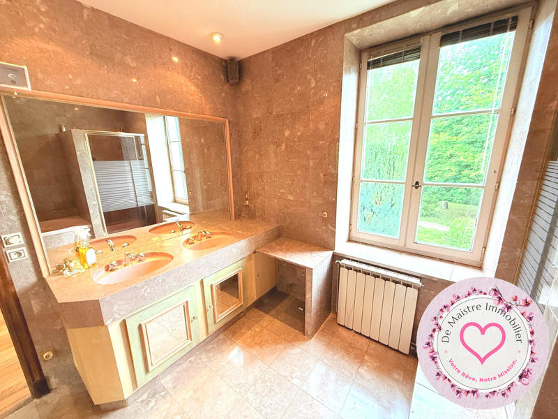 Maison - 343 m² - 13 pièces