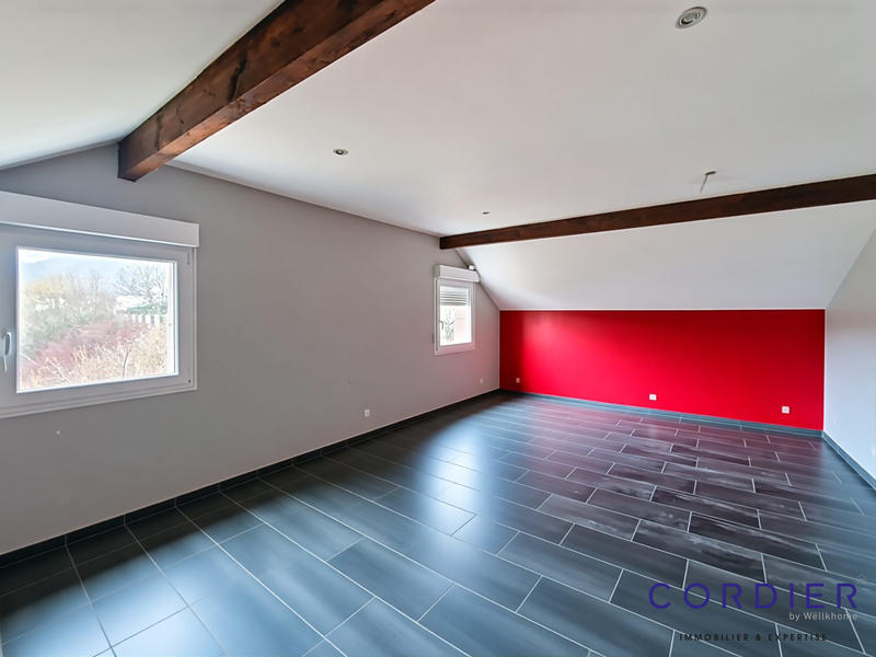 Maison - 290 m² - 10 pièces