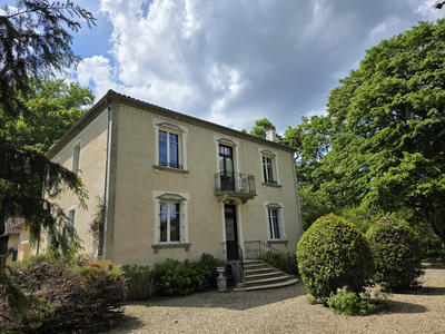 Maison - 262 m² - 7 pièces