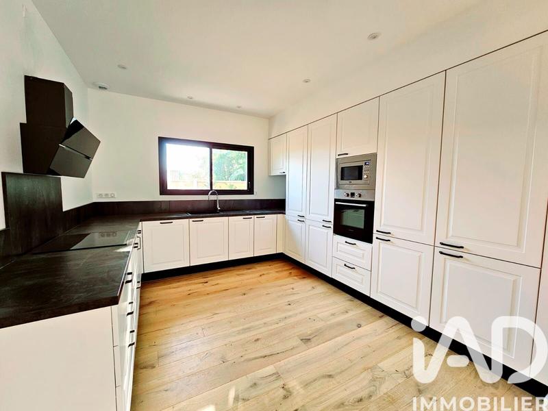 Maison - 140 m² - 5 pièces