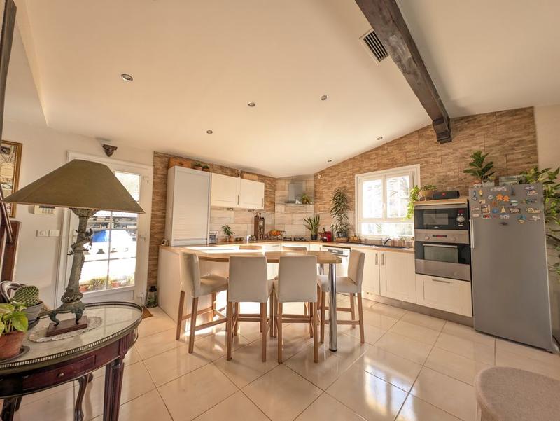 Maison - 200 m² - 6 pièces