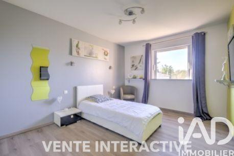 Maison - 240 m² - 5 pièces