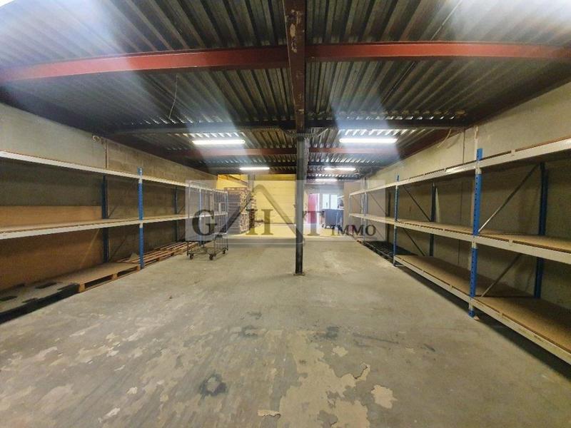 Entrepôt - 250 m²