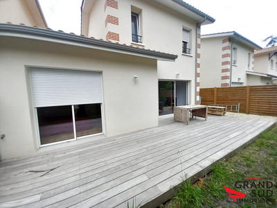 Maison - 110 m² - 5 pièces