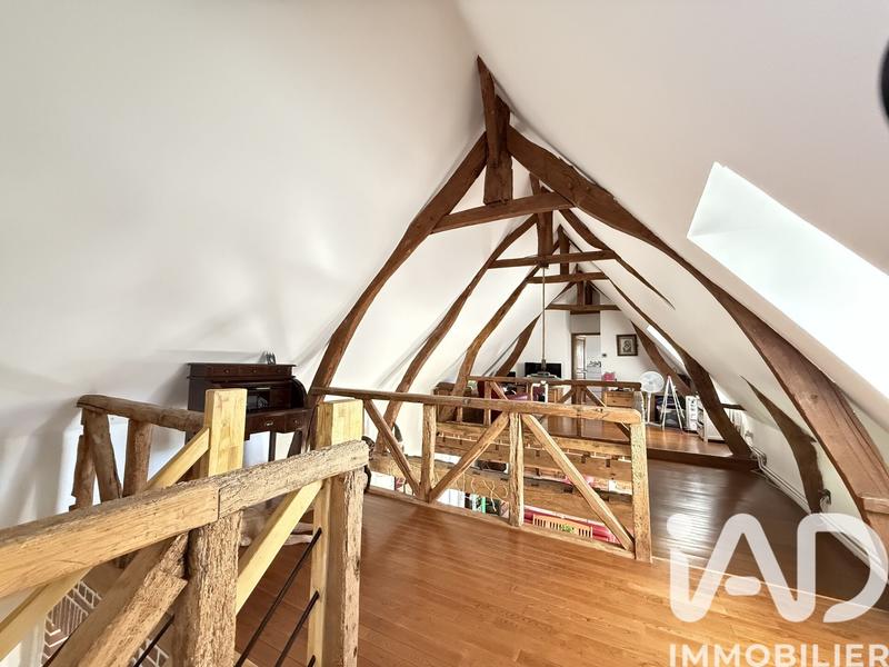 Maison - 240 m² - 7 pièces