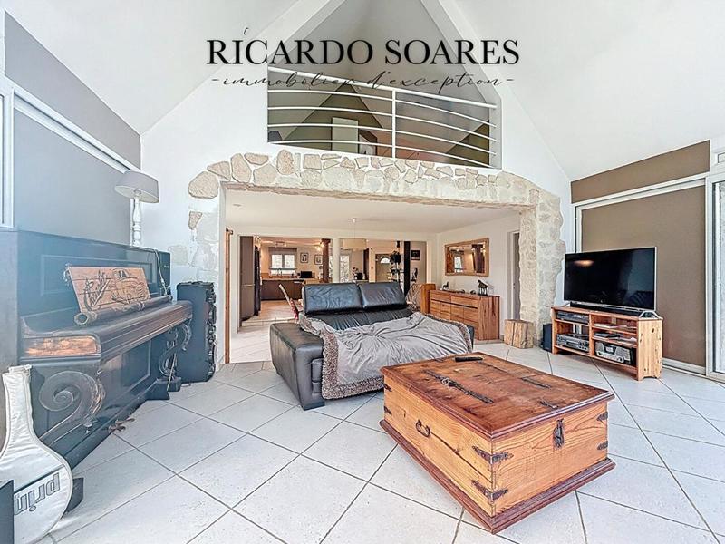 Maison - 180 m² - 7 pièces