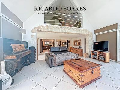 Maison - 180 m² - 7 pièces