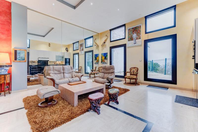 Loft - 107 m² - 4 pièces