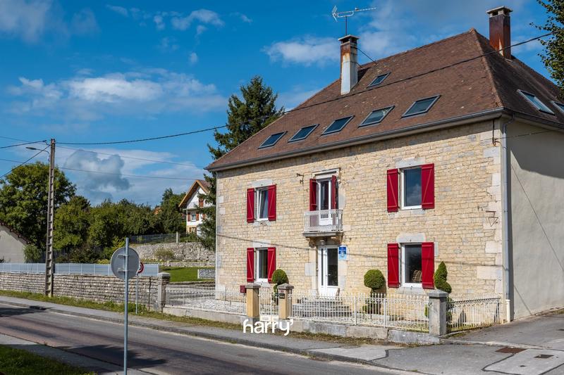 Maison - 380 m² - 13 pièces