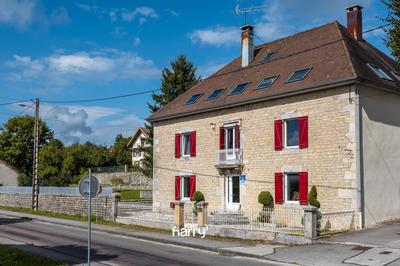 Maison - 380 m² - 13 pièces