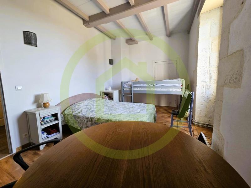 Maison - 207 m² - 7 pièces