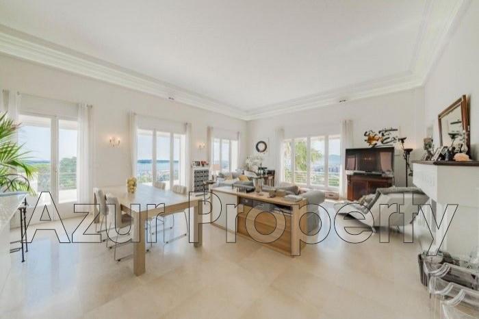 Appartement - 144 m² - 5 pièces