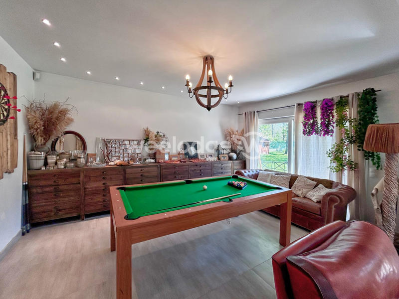 Maison ancienne - 216 m² - 8 pièces