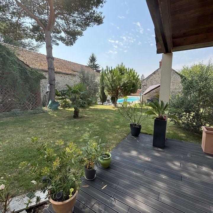 Villa - 270 m² - 8 pièces