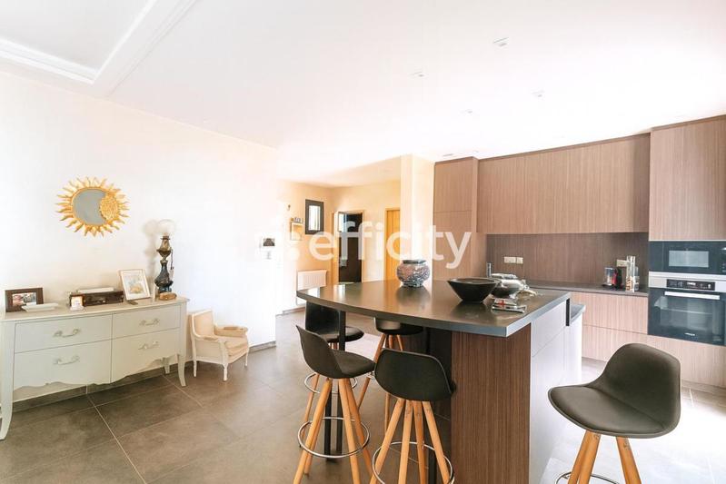 Villa - 180 m² - 6 pièces