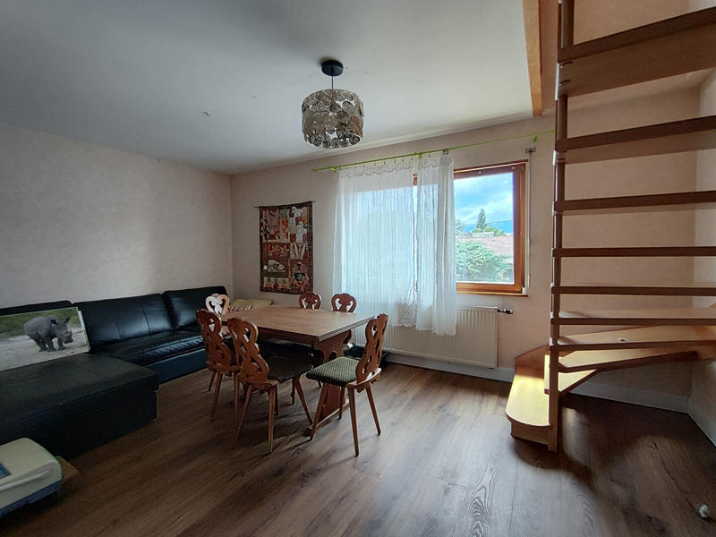 Maison - 200 m² - 9 pièces