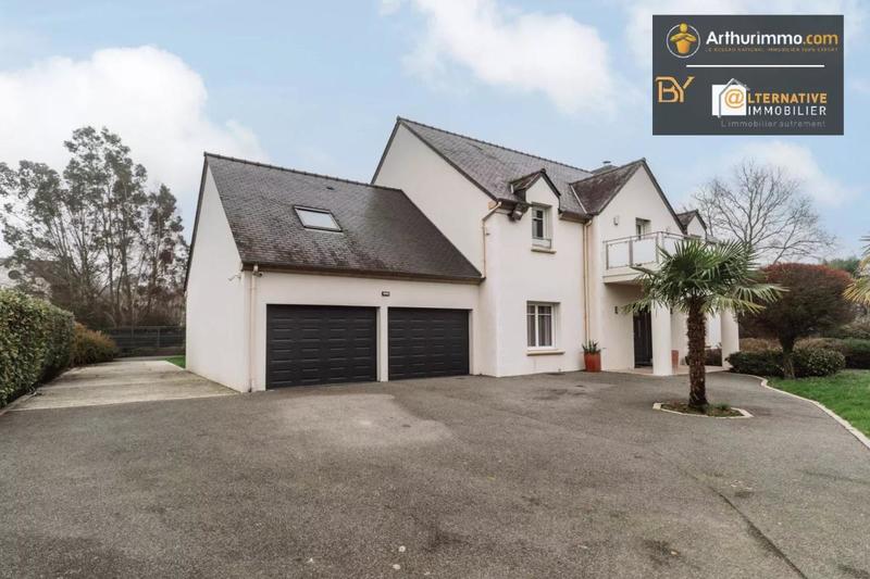 Maison - 240 m² - 9 pièces