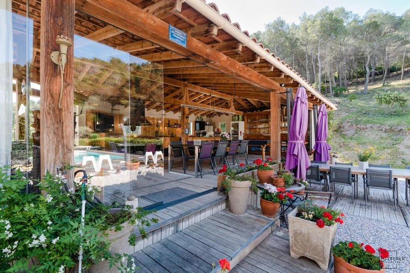 Maison - 355 m² - 12 pièces