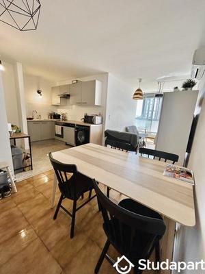 Chambre - 12 m² - 1 pièce