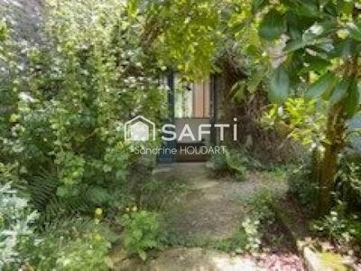 Maison - 330 m² - 11 pièces