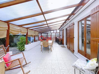 Maison - 90 m² - 5 pièces