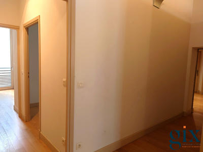 Appartement - 85 m² - 4 pièces