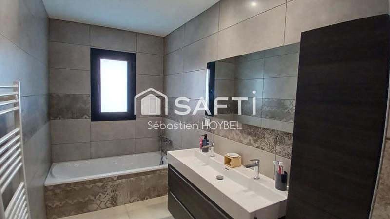 Maison - 122 m² - 4 pièces