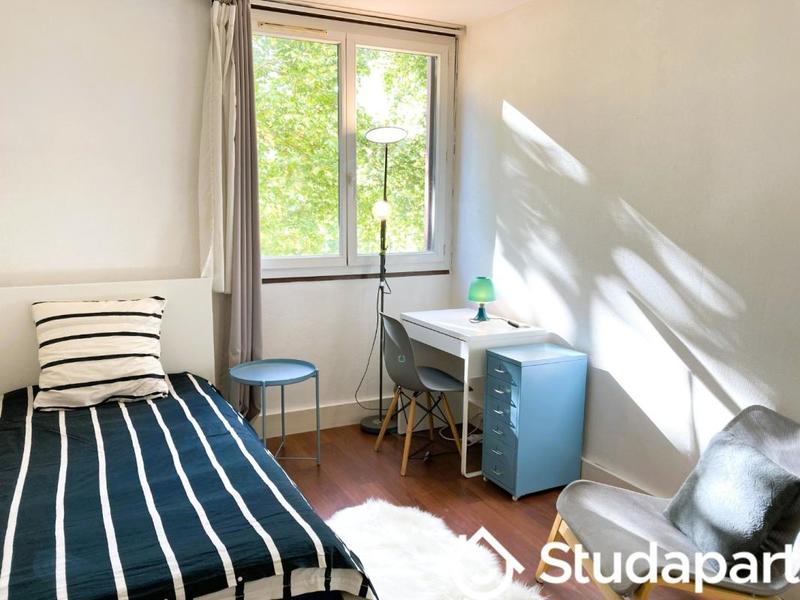 Chambre - 11 m² - 1 pièce